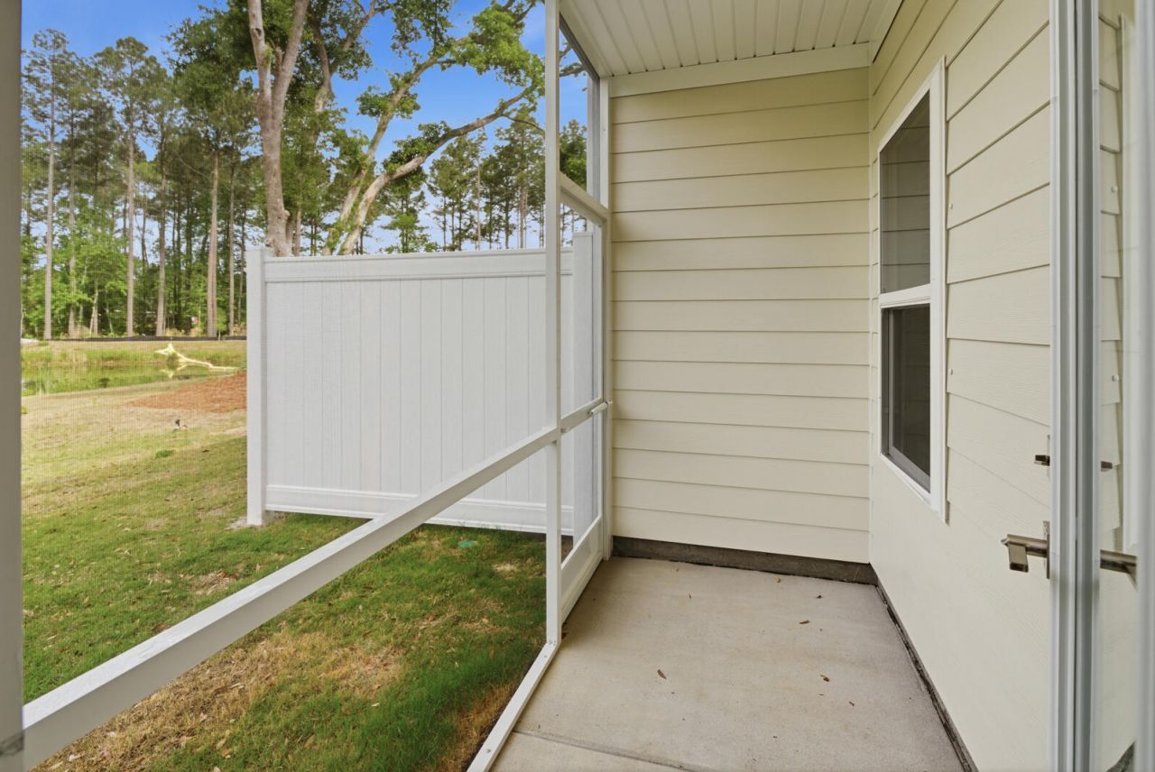 210 Twinleaf Court Photo 19