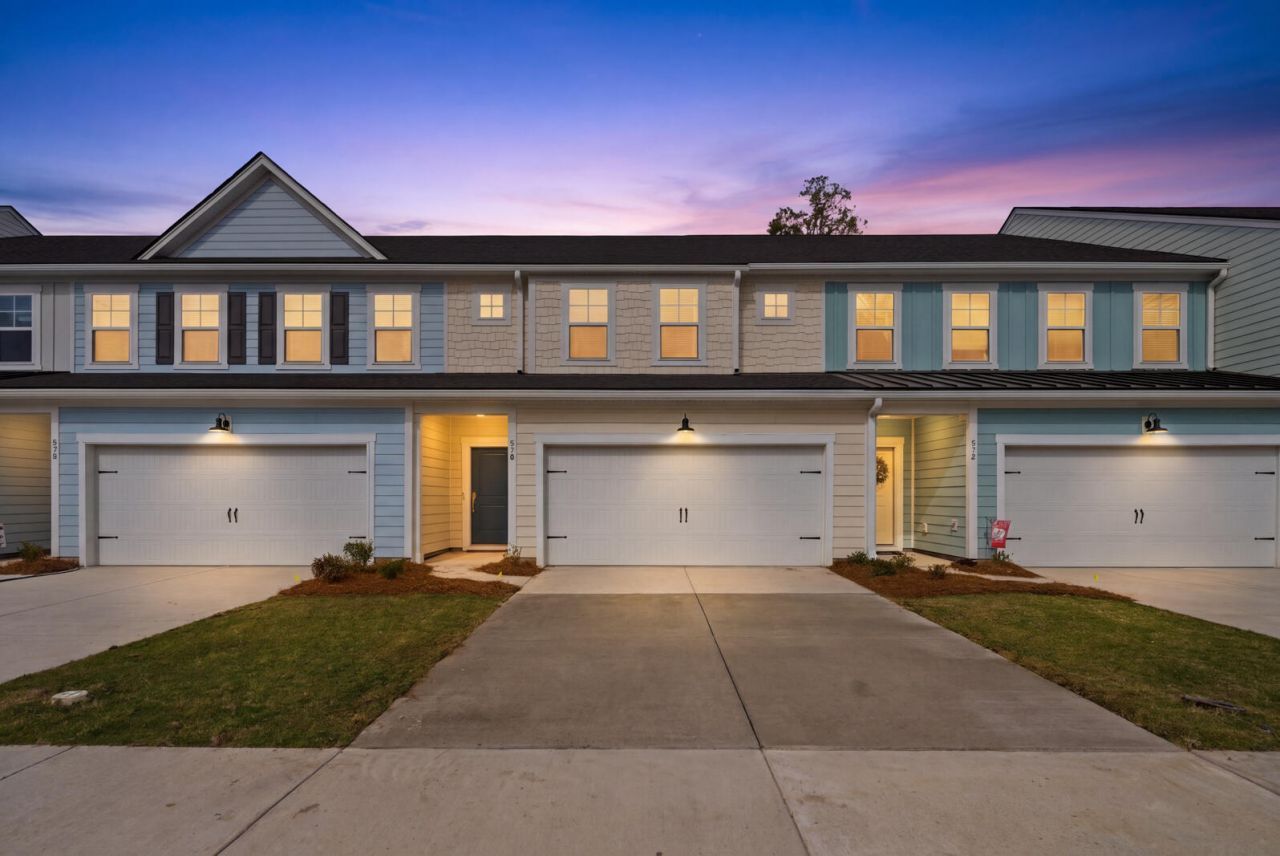 210 Twinleaf Court Photo 2