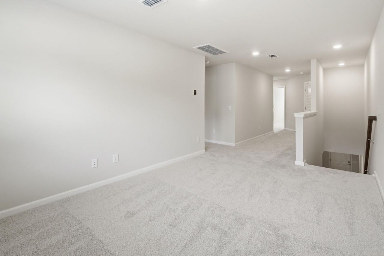 210 Twinleaf Court Photo 20