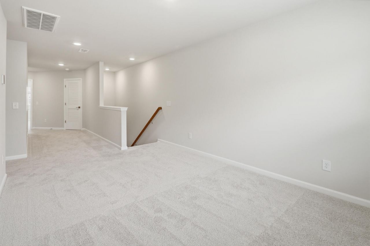 210 Twinleaf Court Photo 22