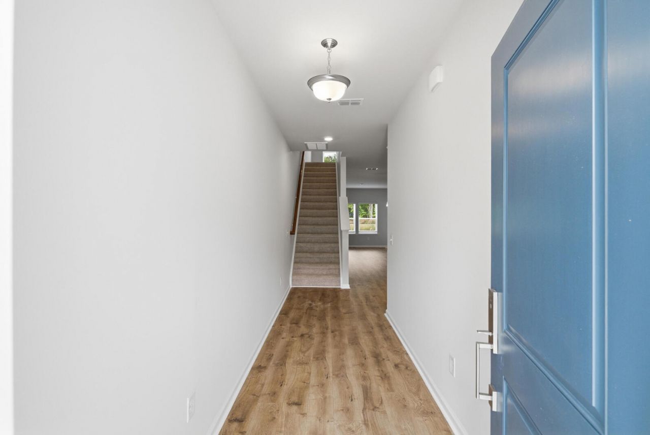 210 Twinleaf Court Photo 3