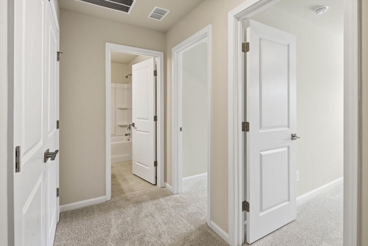 210 Twinleaf Court Photo 31
