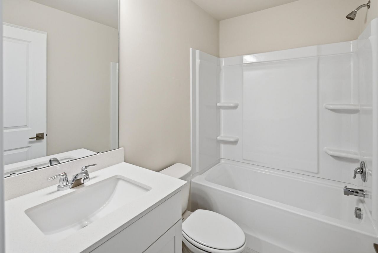 210 Twinleaf Court Photo 32