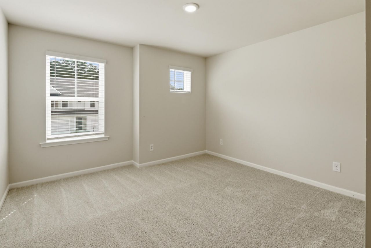 210 Twinleaf Court Photo 34
