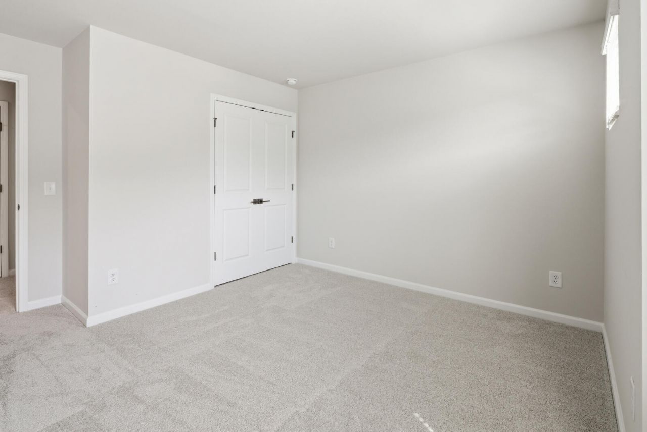 210 Twinleaf Court Photo 37