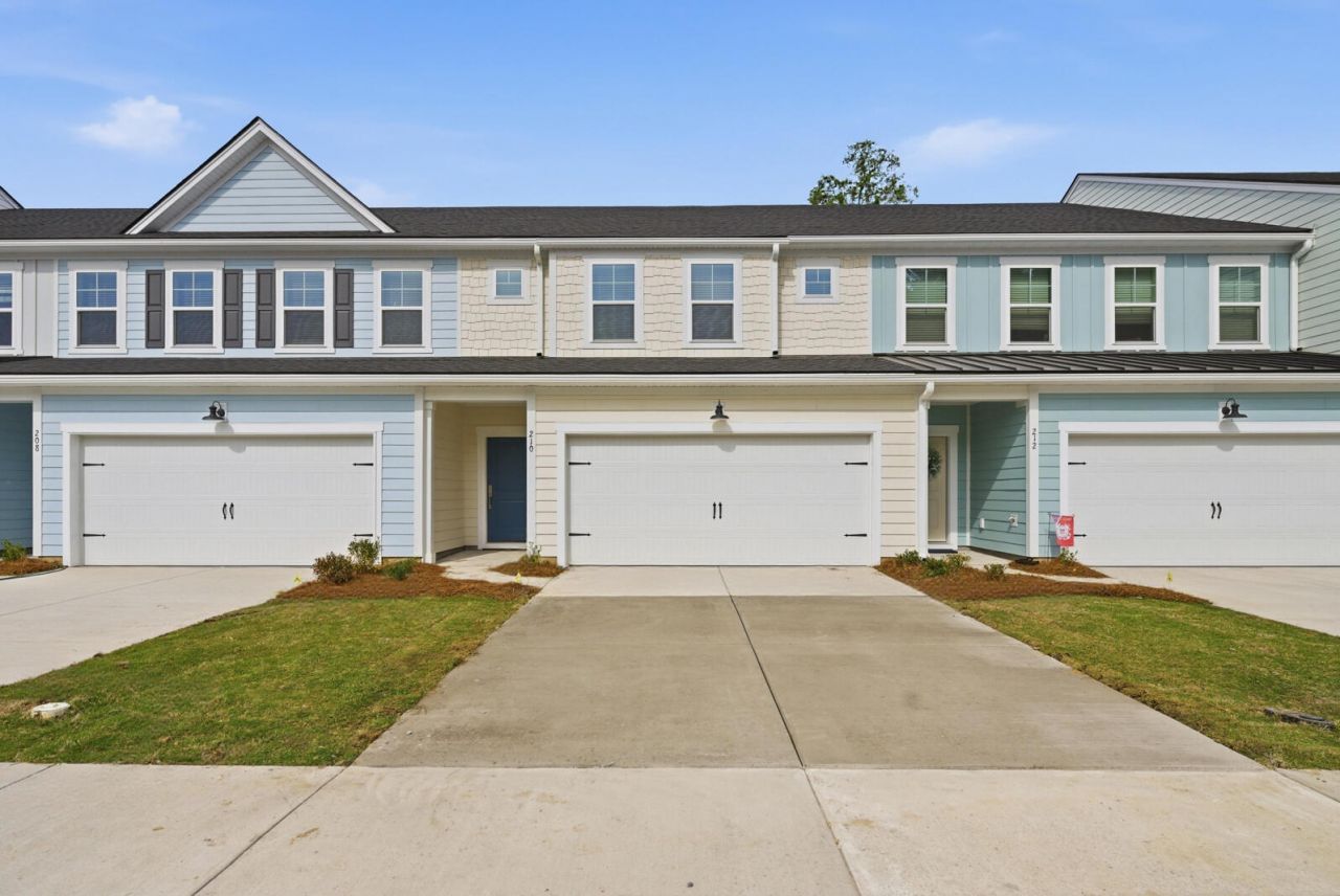 210 Twinleaf Court Photo 41