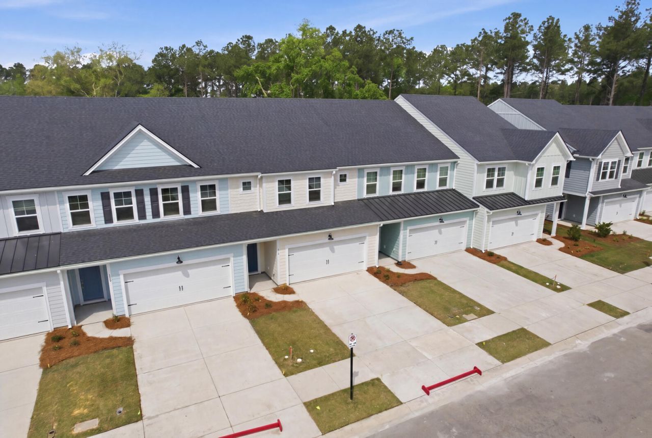 210 Twinleaf Court Photo 43