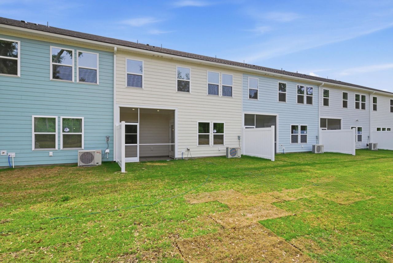 210 Twinleaf Court Photo 45