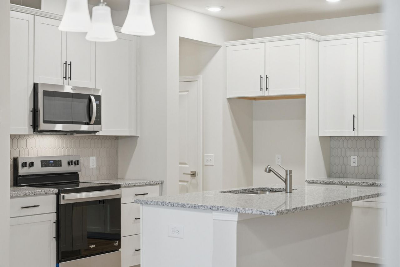 210 Twinleaf Court Photo 7