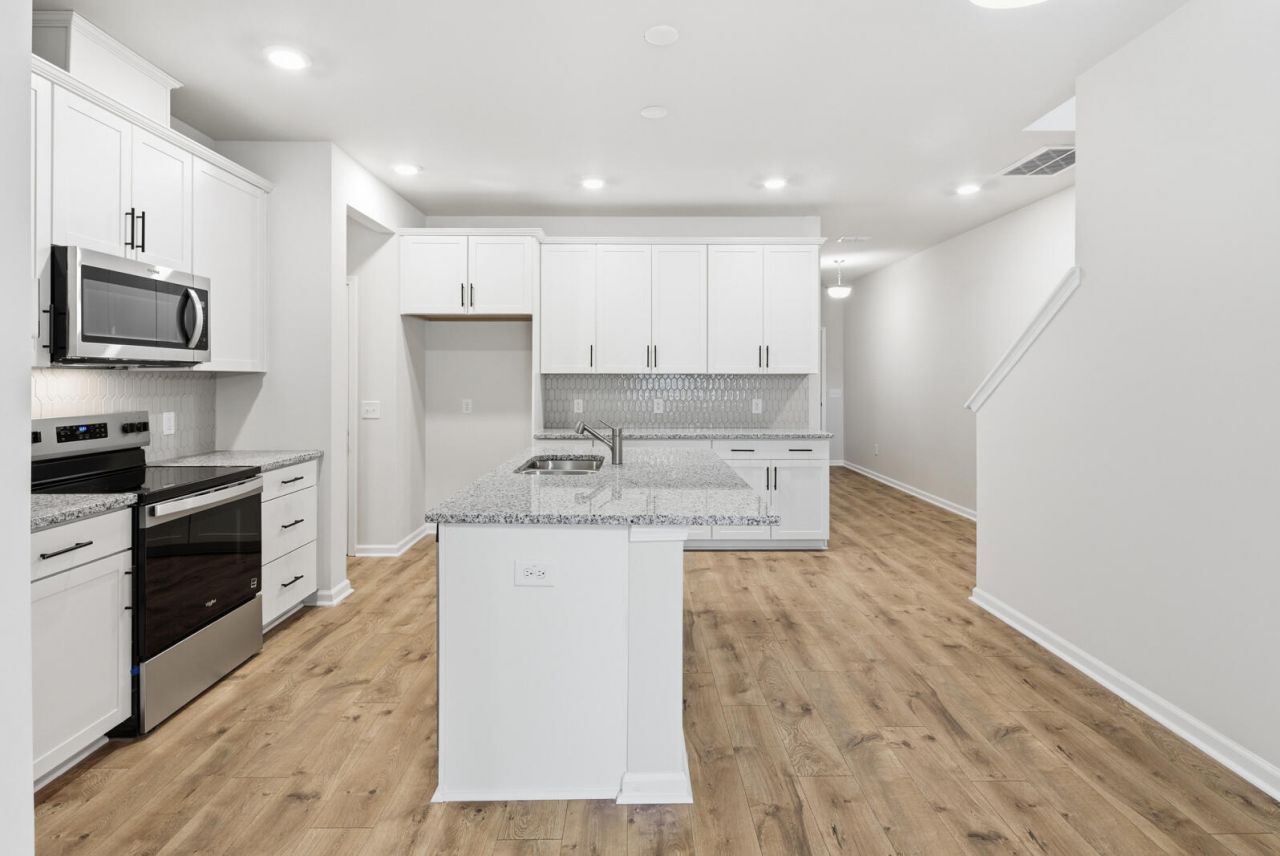 210 Twinleaf Court Photo 8
