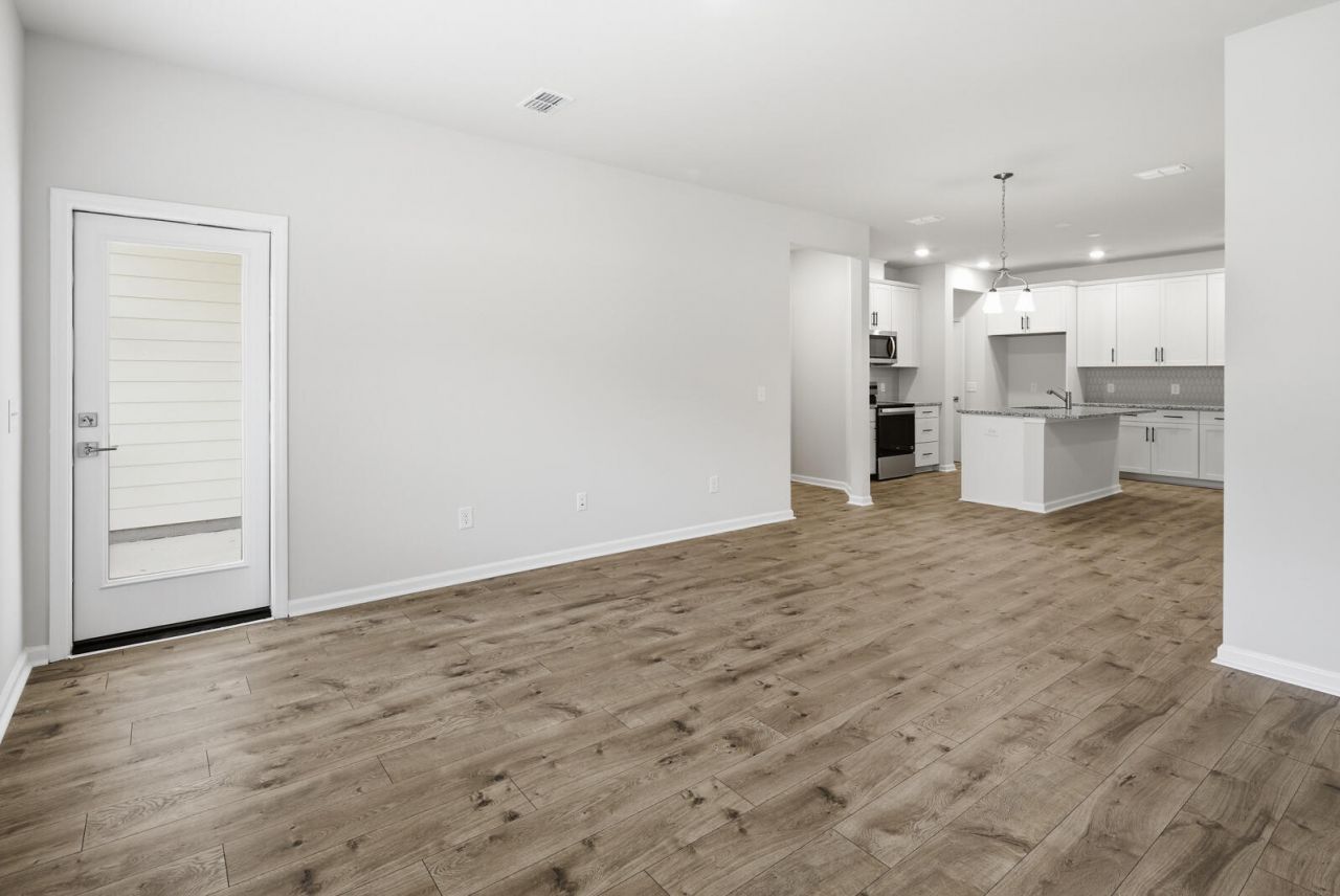 210 Twinleaf Court Photo 9