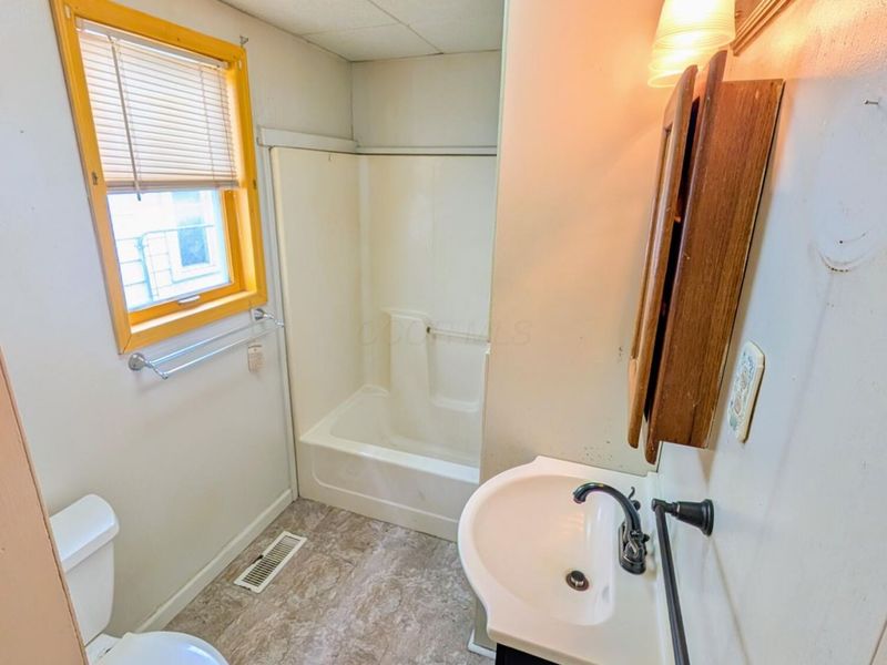 373 W Church Street , Marion, OH 43302 Photo 16