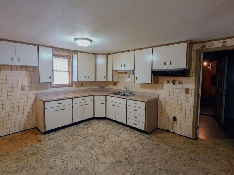 373 W Church Street , Marion, OH 43302 Photo 17