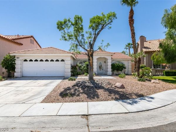 8825 Fall Green Avenue , Las Vegas, NV 89129