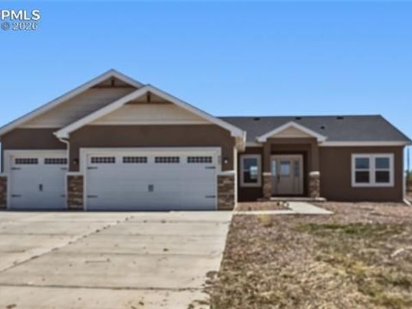 667 E Vermillion Drive, Pueblo, CO 81007