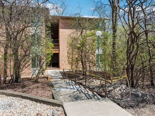 Unit B, Lisle, IL 60532