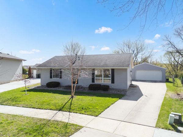 976 22nd Street SE, Rochester, MN 55904