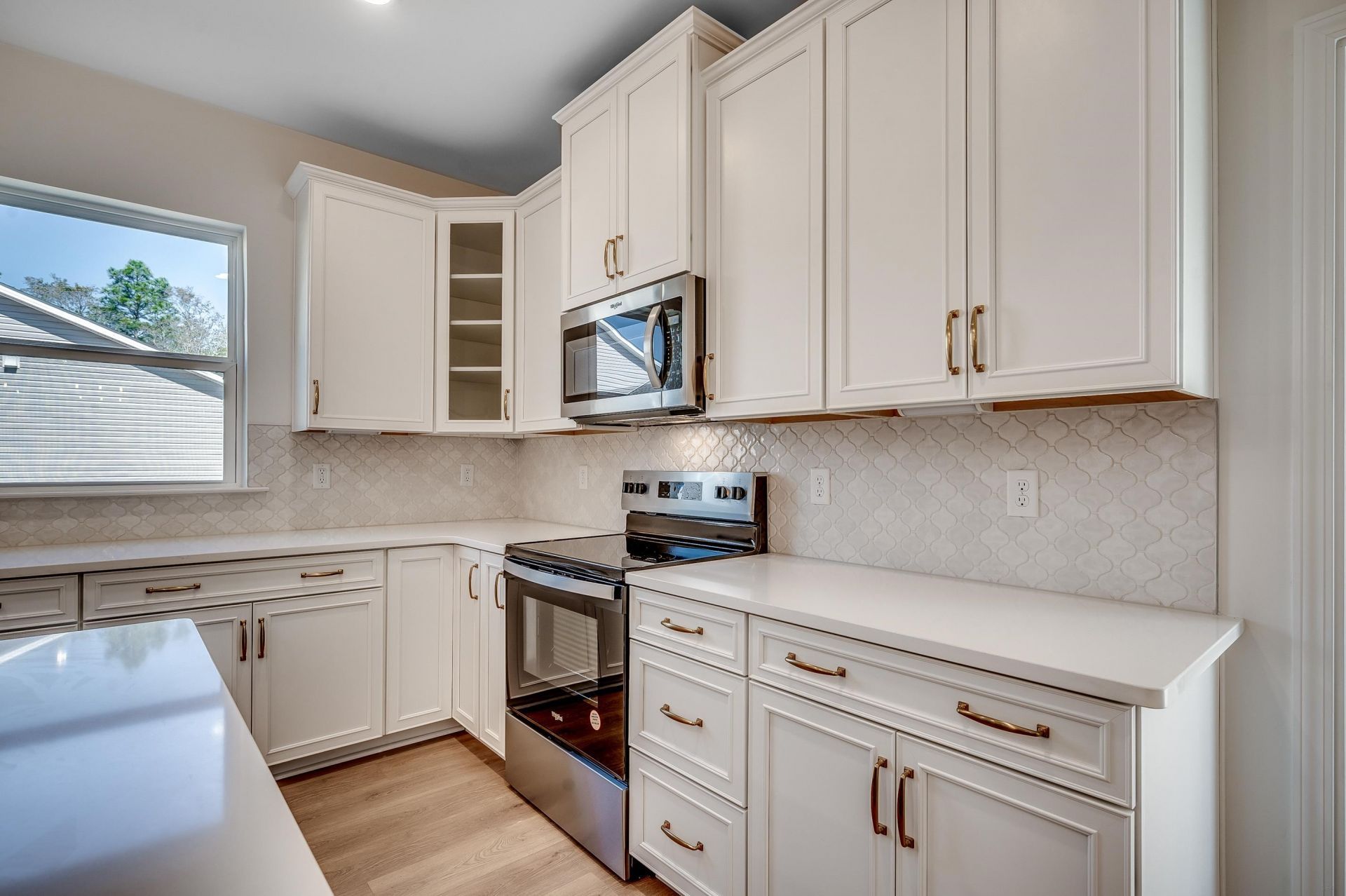 3061 Claredon St Photo 11