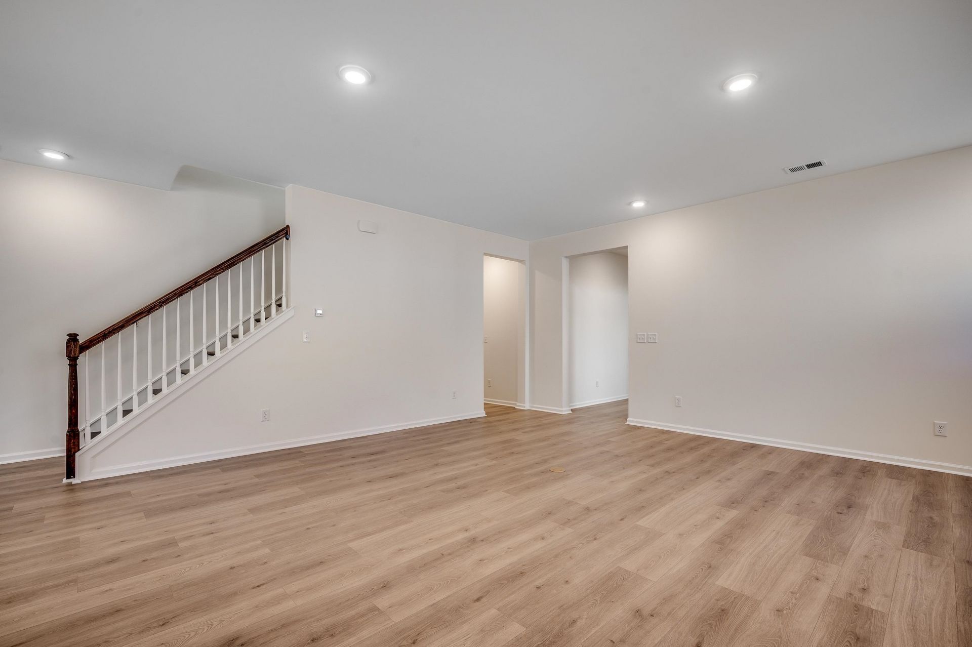 3061 Claredon St Photo 13