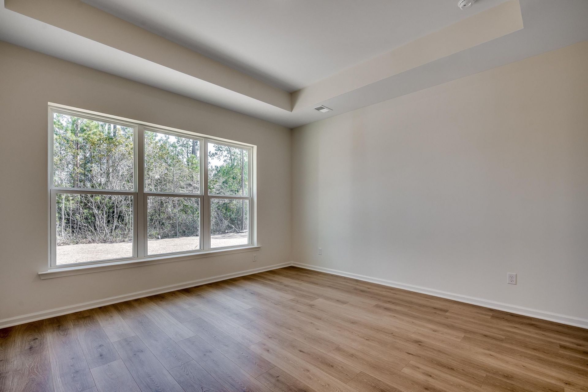 3061 Claredon St Photo 14