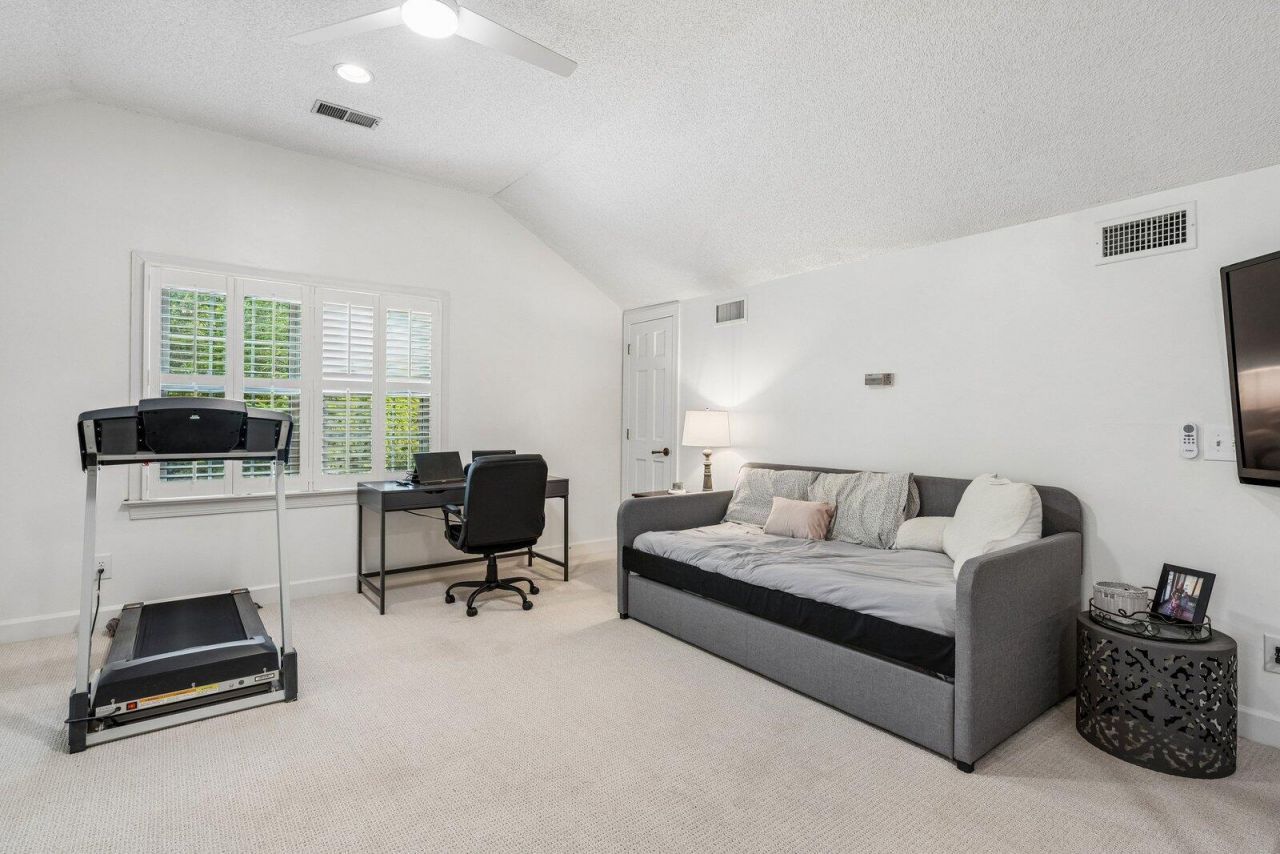 115 Old Postern Road Photo 49