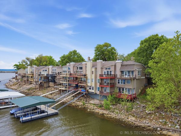 706 Villa Vista Drive , Pryor, OK 74361