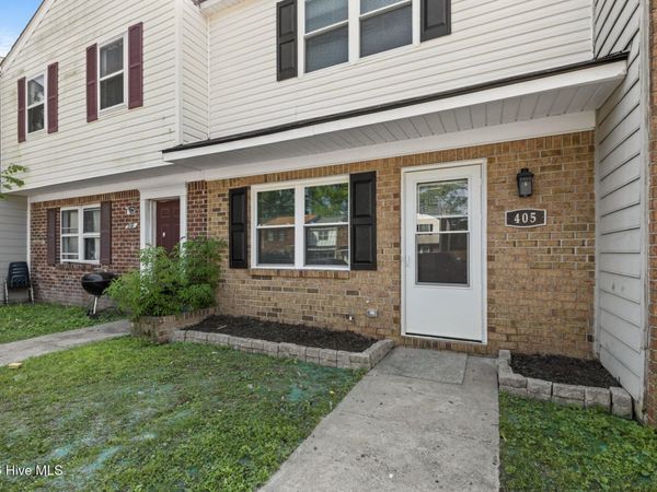 405 Myrtlewood Circle , Jacksonville, NC 28546