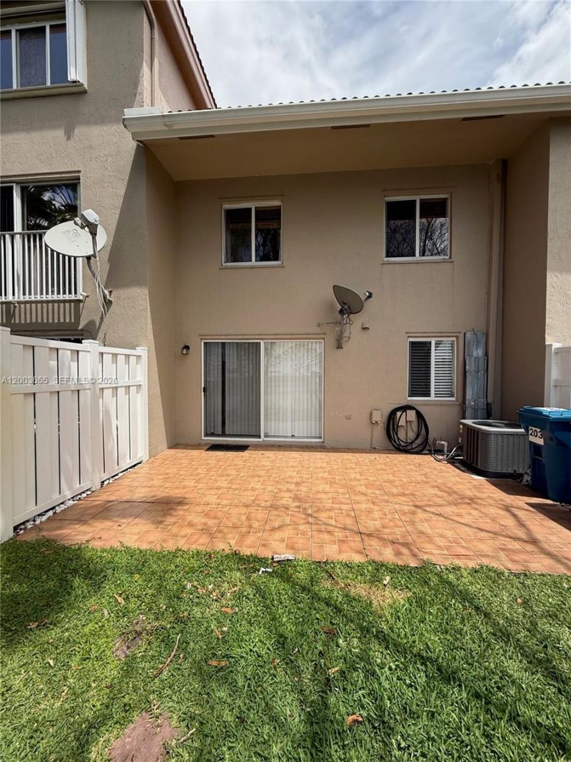 203 Riviera Cir, Unit 203, Weston, FL 33326 Photo