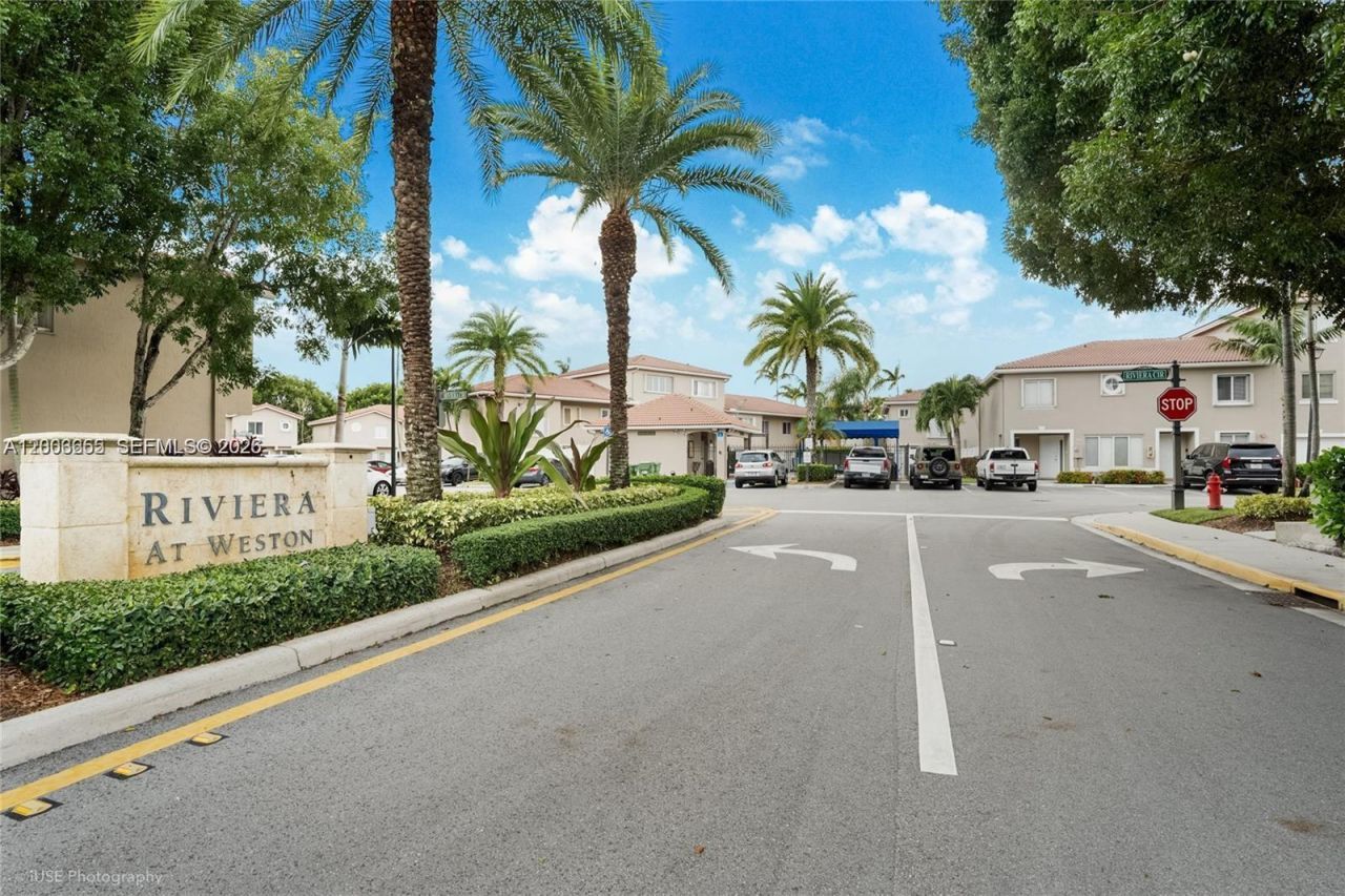 203 Riviera Cir, Unit 203, Weston, FL 33326 Photo