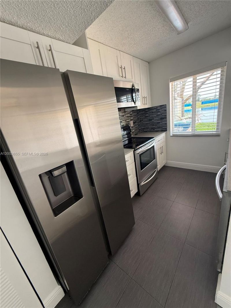 203 Riviera Cir, Unit 203, Weston, FL 33326 Photo