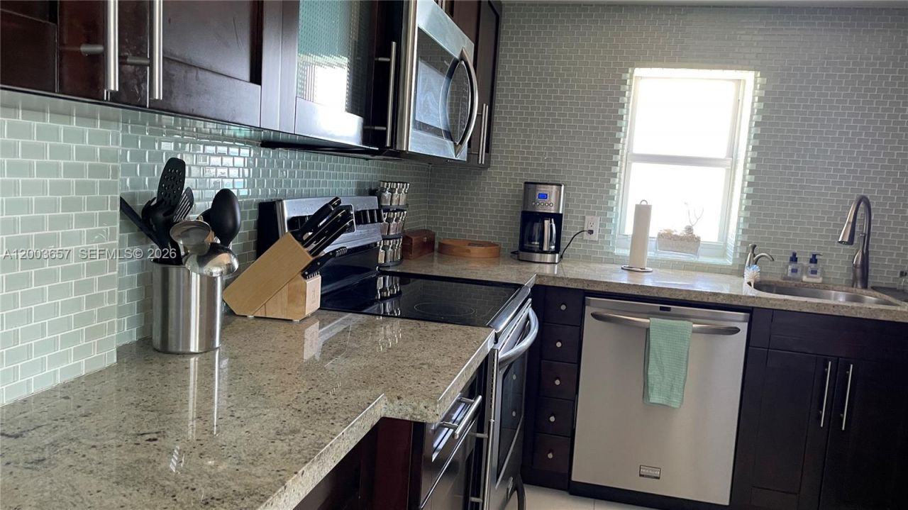 5701 Collins Ave , Unit 1714, Miami Beach, FL 33140 Photo