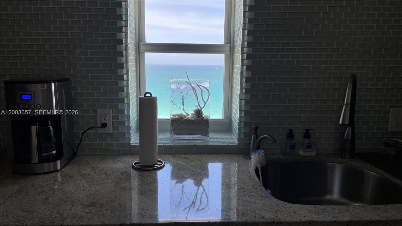 5701 Collins Ave , Unit 1714, Miami Beach, FL 33140 Photo