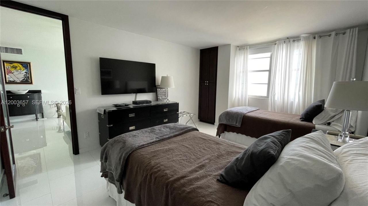 5701 Collins Ave , Unit 1714, Miami Beach, FL 33140 Photo