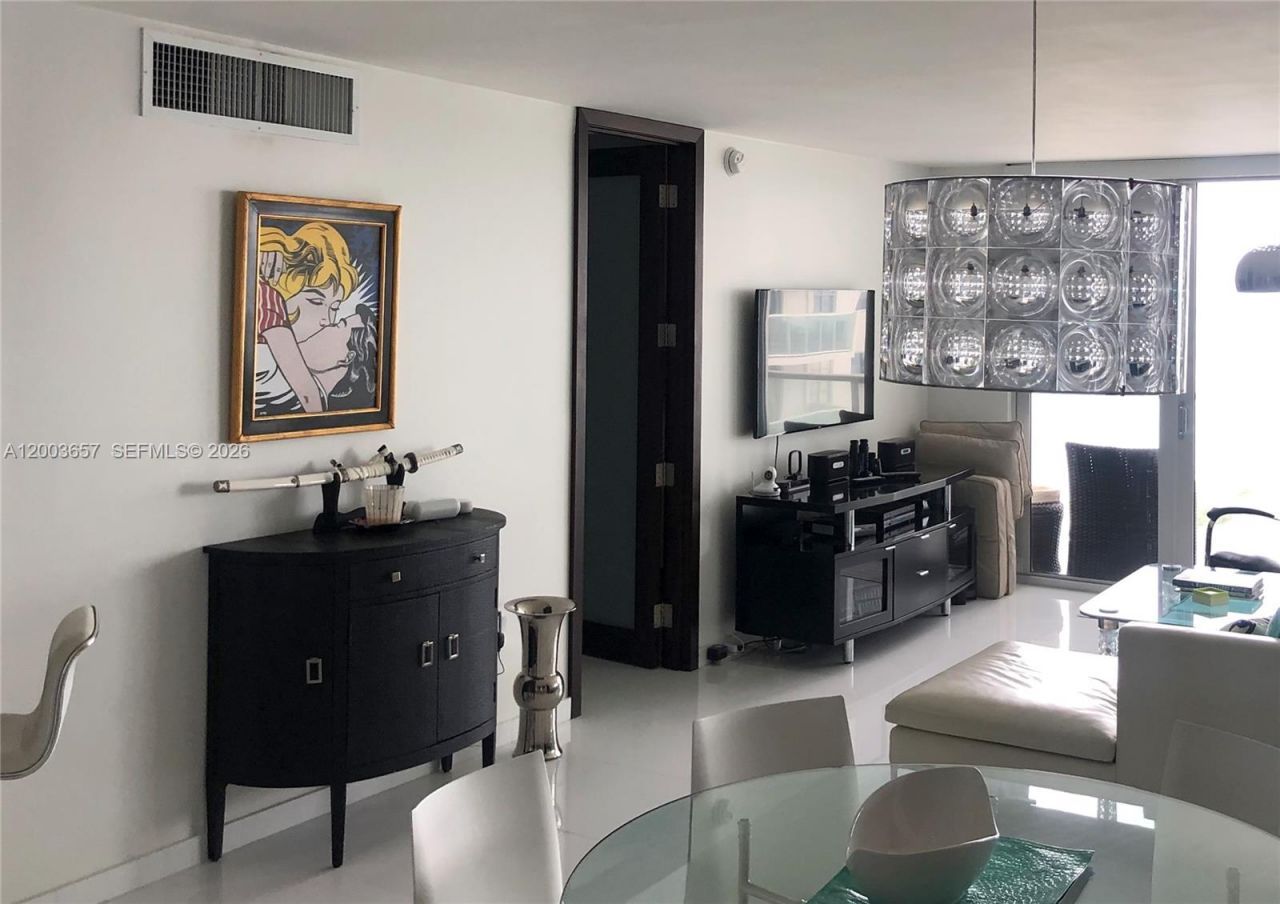5701 Collins Ave , Unit 1714, Miami Beach, FL 33140 Photo