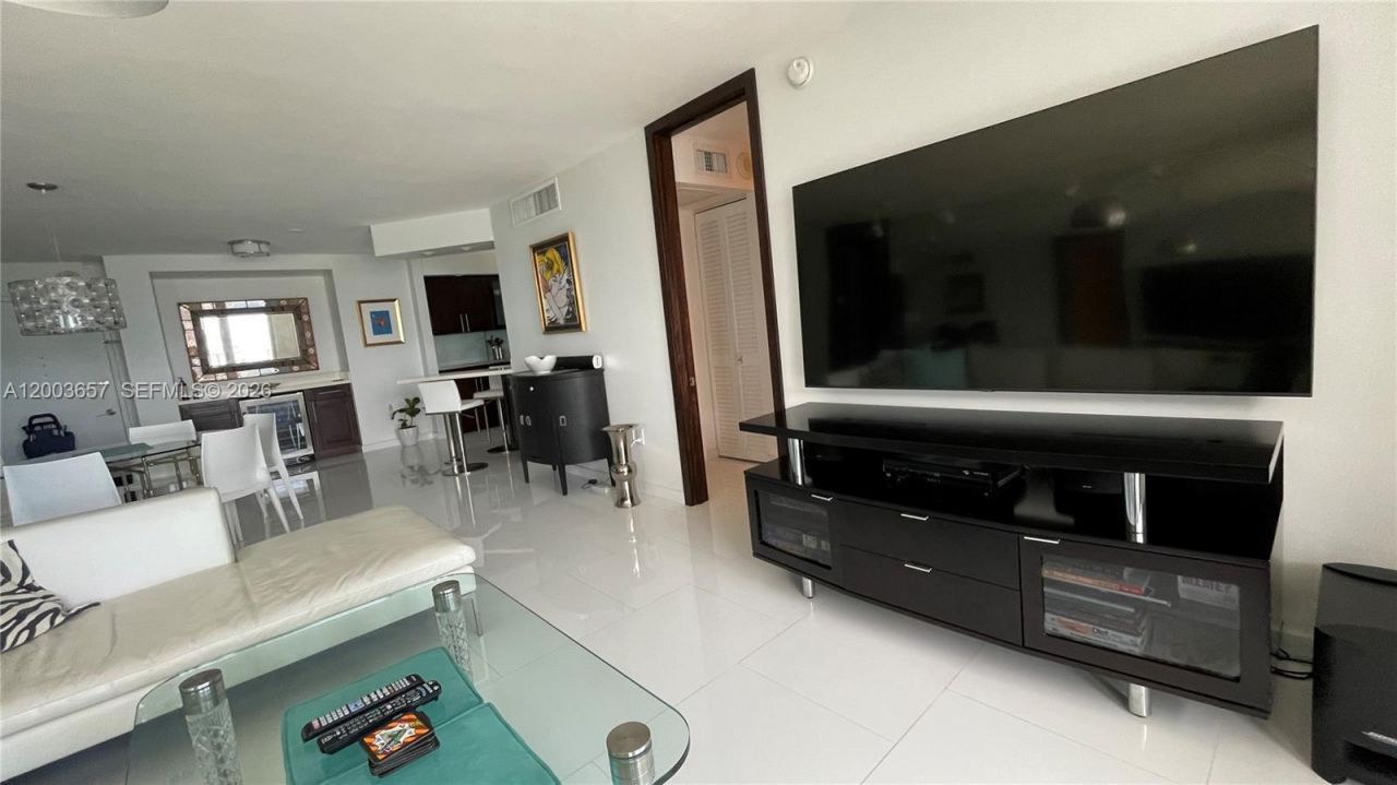 5701 Collins Ave , Unit 1714, Miami Beach, FL 33140 Photo