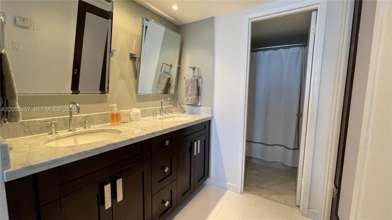 5701 Collins Ave , Unit 1714, Miami Beach, FL 33140 Photo