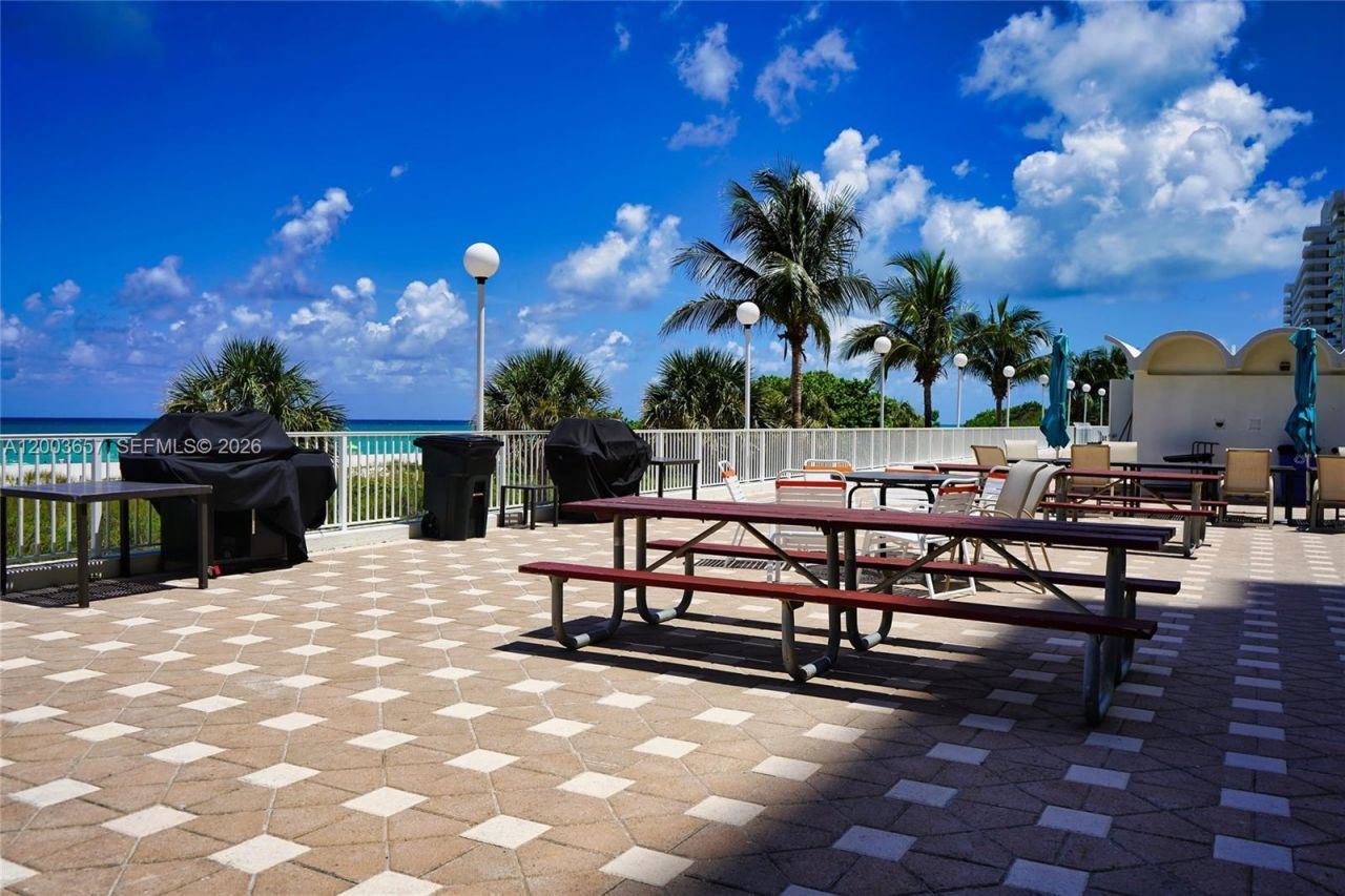 5701 Collins Ave , Unit 1714, Miami Beach, FL 33140 Photo