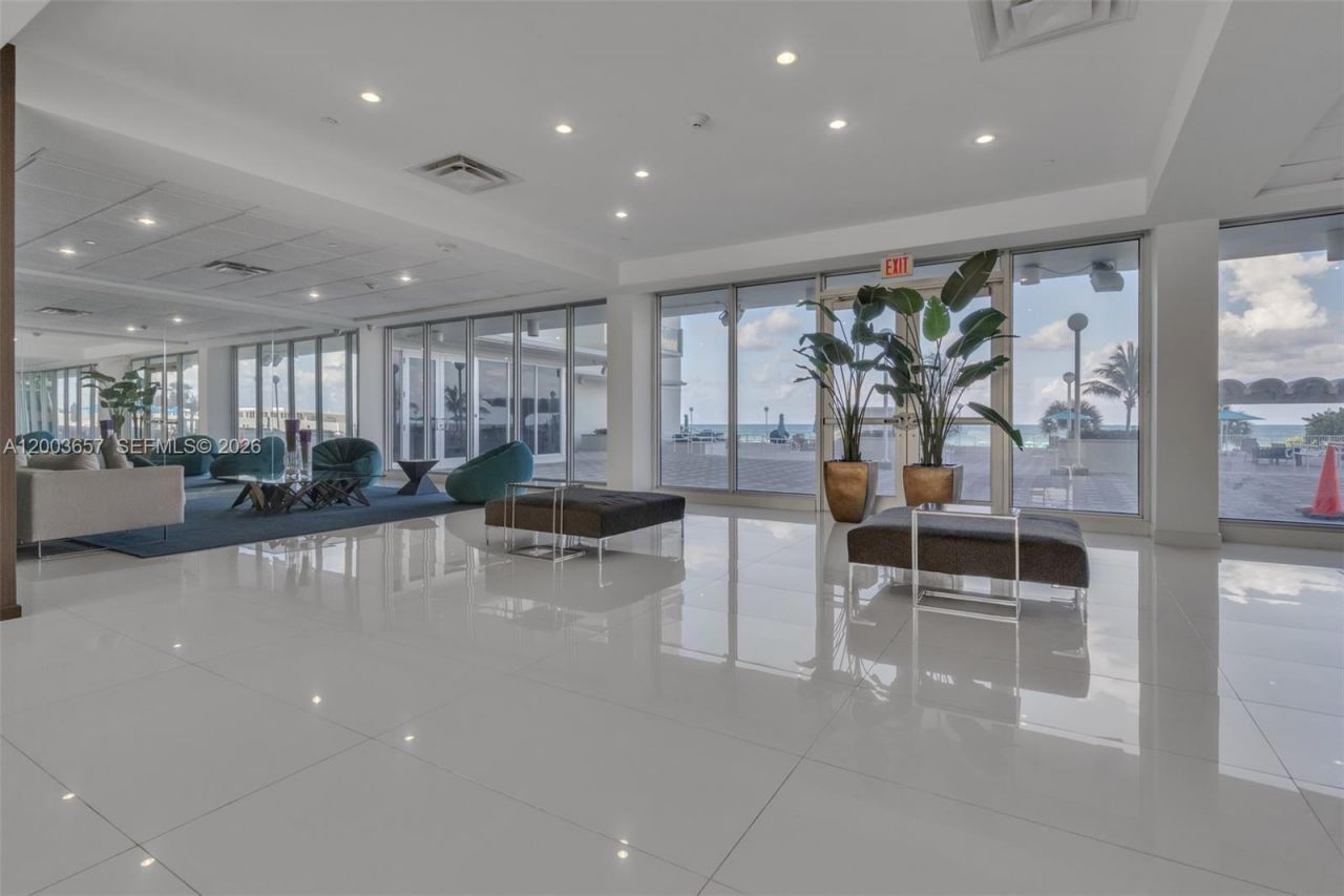 5701 Collins Ave , Unit 1714, Miami Beach, FL 33140 Photo