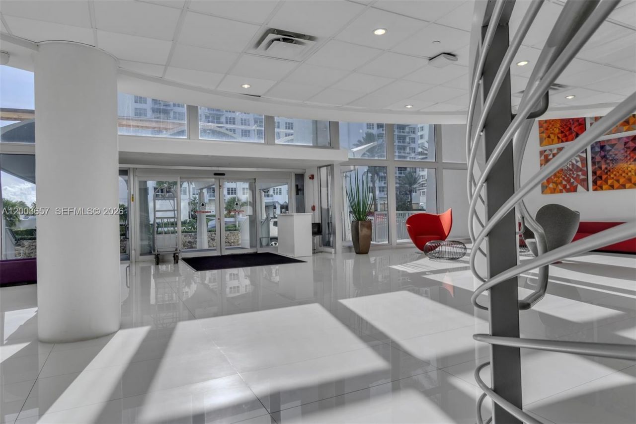 5701 Collins Ave , Unit 1714, Miami Beach, FL 33140 Photo