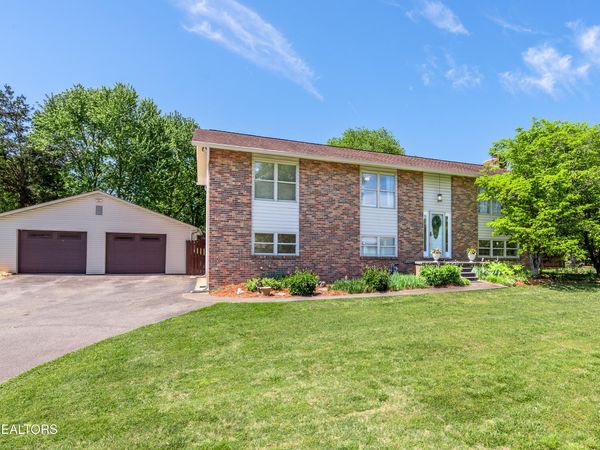 7341 Glastonbury Rd, Knoxville, TN 37931