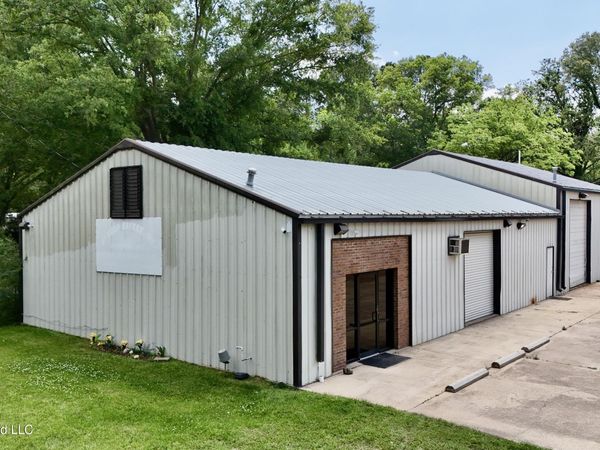 8071 Mcraven Road, Jackson, MS 39209