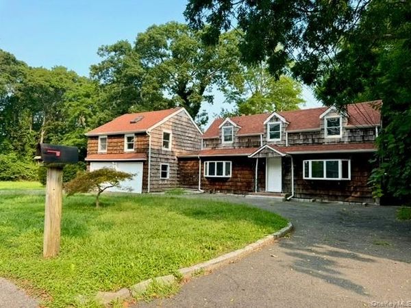 1 Linden Place , Mastic Beach, NY 11951