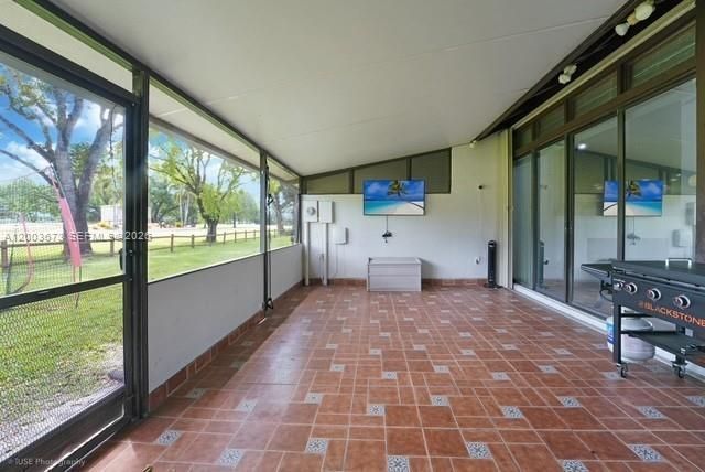 1231 E Golfview Dr , Pembroke Pines, FL 33026 Photo