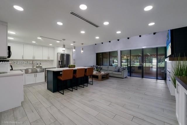 1231 E Golfview Dr , Pembroke Pines, FL 33026 Photo