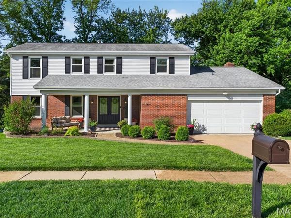 933 Baintree Lane, Ballwin, MO 63011