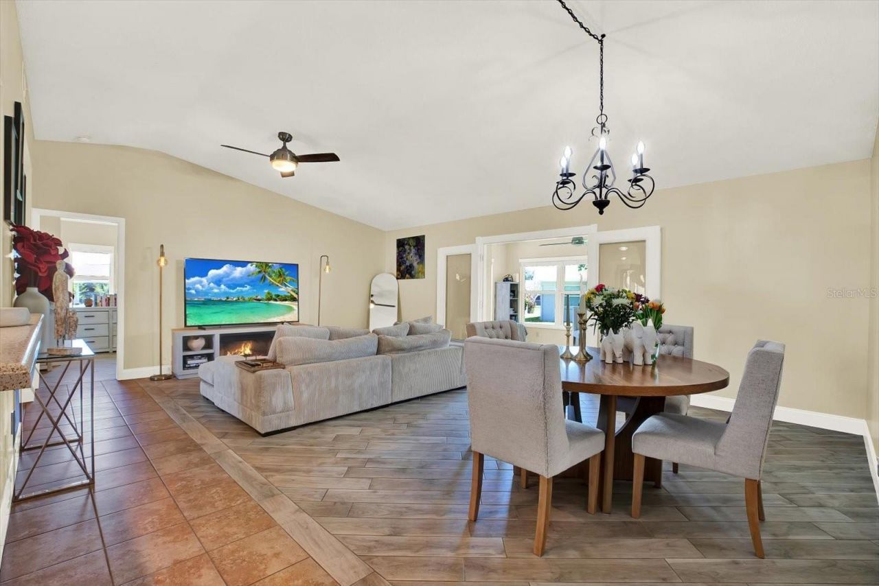 10562 41st Court N, Clearwater, FL 33762 Photo