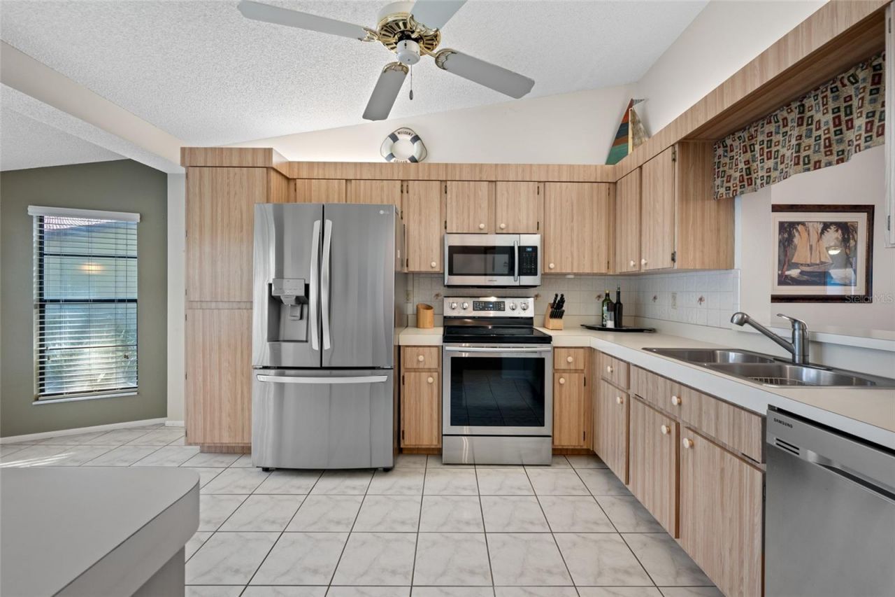 8641 Shadblow Court, Unit 2, Port Richey, FL 34668 Photo