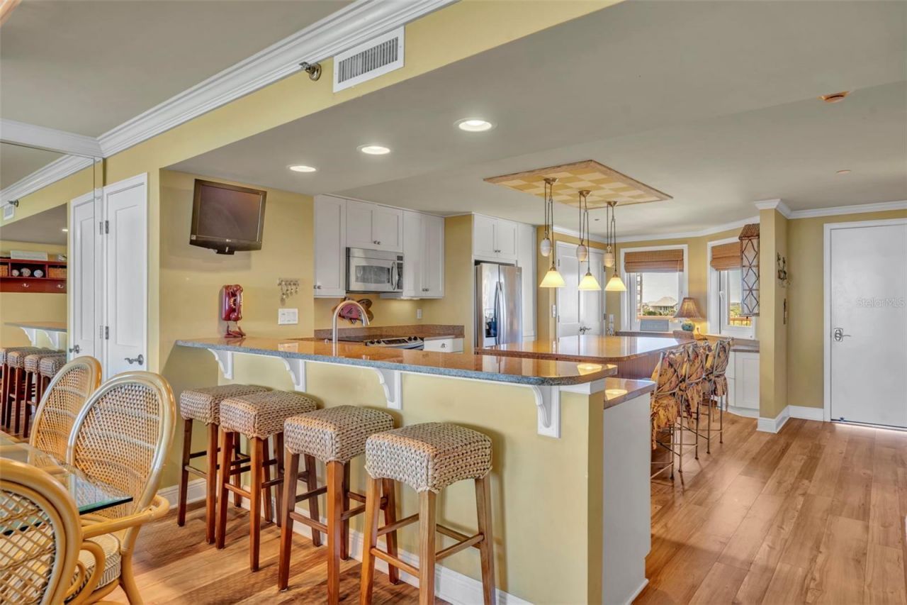 257 Minorca Beach Way, Unit 406, New Smyrna Beach, FL 32169 Photo