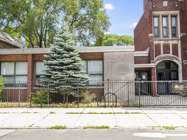 8231 S South Shore Drive SE, Chicago, IL 60617