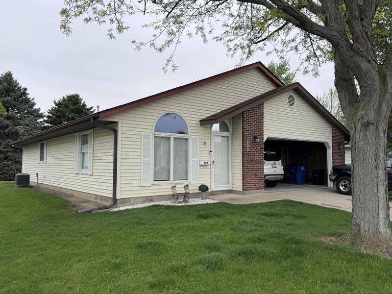 805 Townview Drive, Saint Marys, OH 45885 Photo 1